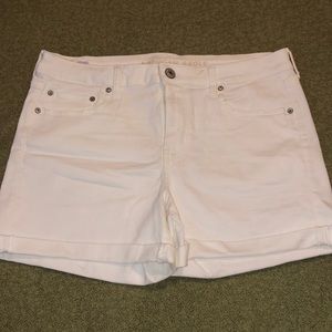 American Eagle ne(x)t level stretch white jean shorts. Size 16. NEVER WORN!